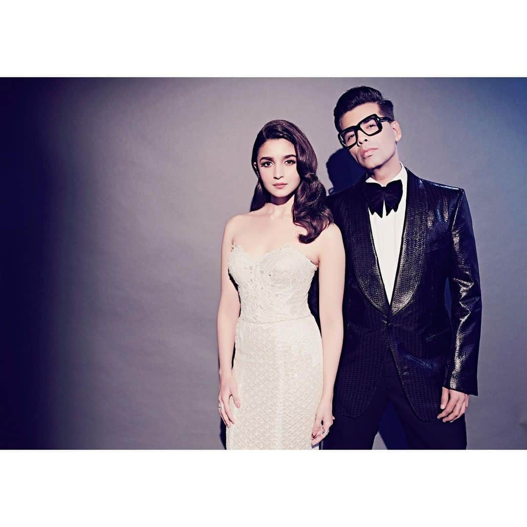 アリア・バットのインスタグラム：「happy birthday my friend, father.. my family ♥️ here’s to many many many more moments of love, laughs, movies and our uncontrollable need to pose for pictures and selfies 😘」