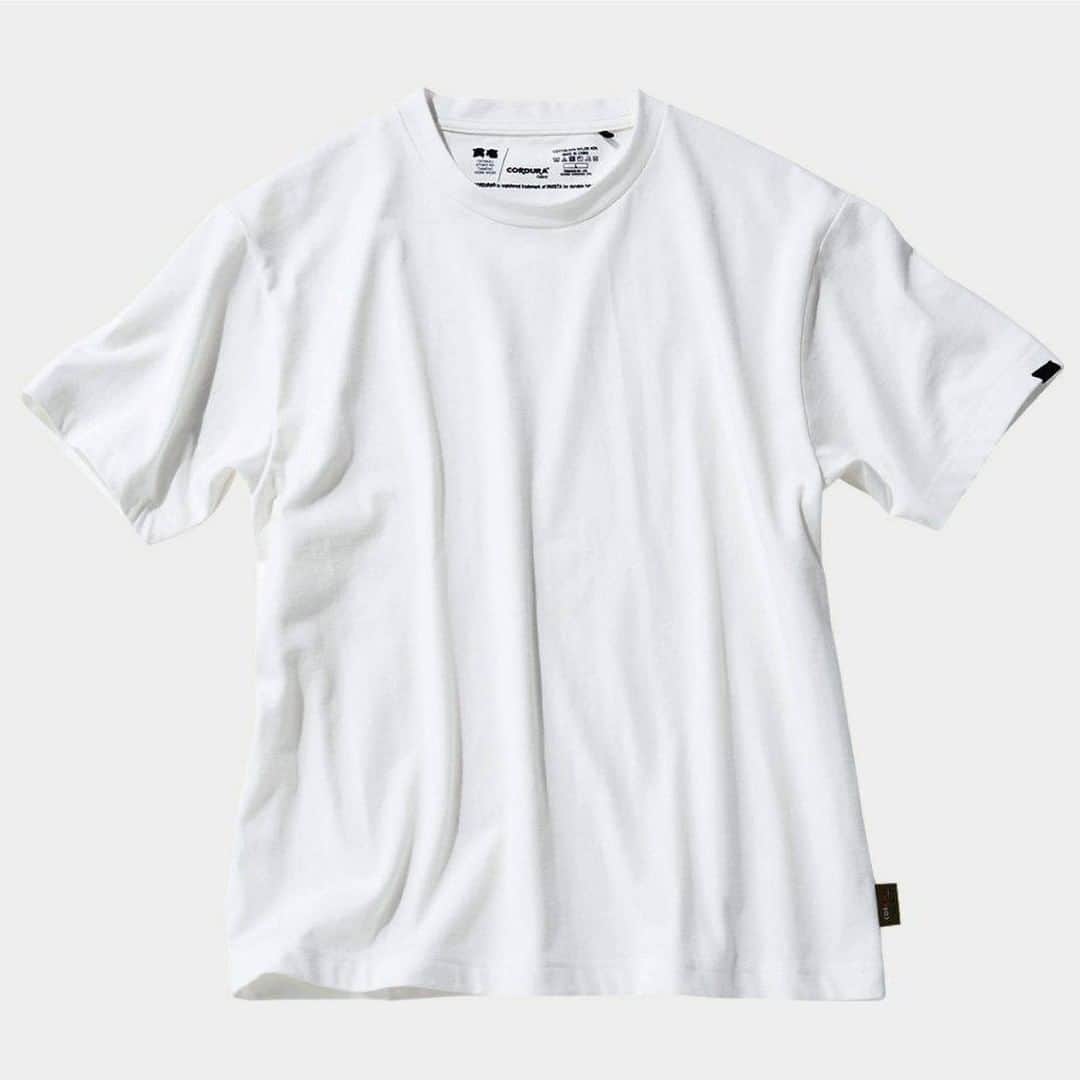 CORDURA®(コーデュラ®)日本版公式アカウントさんのインスタグラム写真 - (CORDURA®(コーデュラ®)日本版公式アカウントInstagram)「作業着、特に鳶装束では絶大な人気を持ち、50年以上の歴史を持つワークウェアブランド「寅壱 (トライチ)」から軽量で高強度、タフに着られる半袖Tシャツが登場！素材には強度と耐久性に優れたCORDURA®ナイロンと綿の混紡生地をを採用。シンプルで着こなしやすい無地の4色展開。ナイロンコーデュラ糸使用でソフトな肌触り。また厚みの割に軽く、速乾性が高いのが特徴。摩擦に強く、毛玉ができにくいのも嬉しい仕様です！ ・ こちらの素敵なお写真は @toraichi_concept の1枚です。 ・ CORDURA®（コーデュラ®）日本版公式アカウントです。CORDURA®は、耐久性に優れた素材として50年以上の実績のあるインビスタ社のファブリックブランドです。 ・ このアカウントでは、みなさんのCORDURA®を使用したプロダクトの自慢の1枚をご紹介しております。当アカウントをフォロー後、「#コーデュラジャパン」のハッシュタグをつけて投稿していただくとリポストさせていただくこともあります。みなさんの素敵な投稿をお待ちしております。 ・ #コーデュラ #cordura #コーデュラナイロン #코듀라 #アウトドア #outdoor #military #タフ #耐久性 #素材 #Tシャツ #作業着 #ワークウェア #無地 #シンプル #おしゃれ #メンズコーデ #メンズファッション #ファッション #高強度 #軽量 #tshirt #workwear #simple #fashion #寅壱 #トライチ #toraichi」5月25日 17時01分 - cordurabrandjp