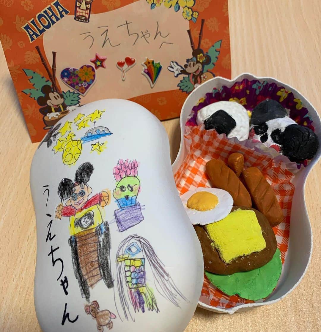 上田昌幸のインスタグラム：「小学1年生の友達からアマビエ弁当が届きました😍  幸福のUberEatsだわ✨✨ #コロナもイチコロ #アマビエ弁当 #お見事な出来栄え #ありがとう‼️ #ビエー✌️」