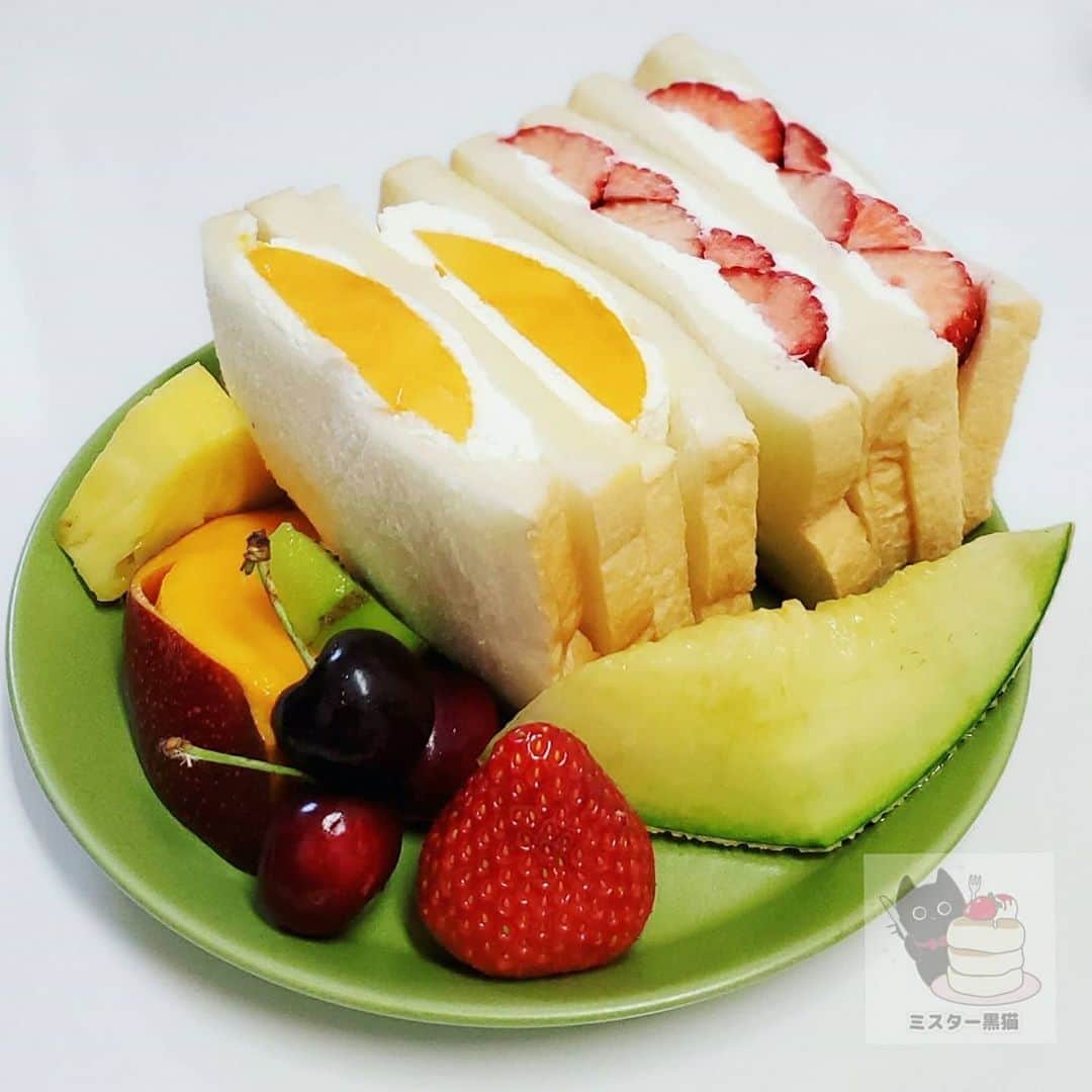 ミスター黒猫（黒猫仙人）のグルメインスタ