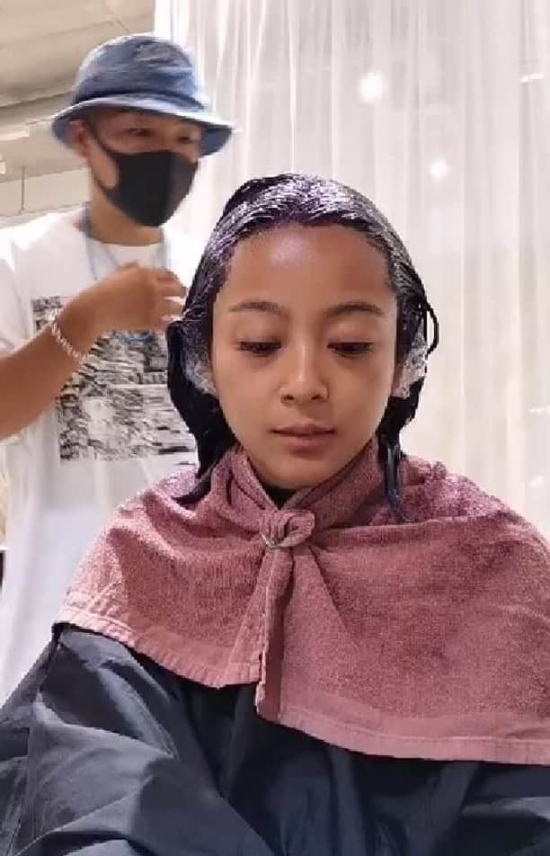 脇田恵子のインスタグラム：「フリーラでヘアメンテ中をお届け🤗」