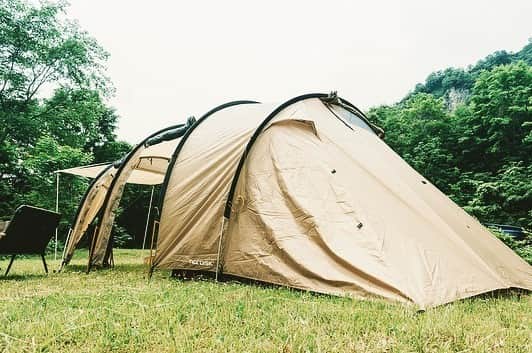 キャンプ情報サイト［ランタン］さんのインスタグラム写真 - (キャンプ情報サイト［ランタン］Instagram)「CAMP SMILE STYLE ／ タープいらずでかっこいい！ レイサ6でコンパクトキャンプ ＼ いろんなキャンパーのキャンプスタイルを現地取材と一般キャンパーからの投稿で数多く掲載してます。 . . 詳しくは @lantern.camp webサイトをご覧ください . . #camp #camping #outdoor #travel #trip #lantern_smile #nature #camper #outdoors #travel #trip #outdoorlife  #キャンプ #キャンプ用品 #アウトドア #テント #自然 #旅行 #キャンプ初心者  #キャンプ好きな人と繋がりたい　#小谷村 #雨飾高原キャンプ場 #長野県 #ファミリーキャンプ #ファミリー #ノルディスク #nordiskjapan #nordisk #レイサ6 #reisa6」5月25日 18時03分 - lantern.camp