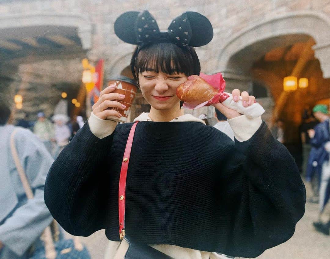 笛木陽子さんのインスタグラム写真 笛木陽子instagram ガブガブ 自粛開けたらディズニー行きたいなぁ このタンドリーチキン好き Disney Disneysea Tdl Memories Halfjapanese 過去ピック ディズニー ディズニー写真 ショートヘア 食べ歩き 5月25日