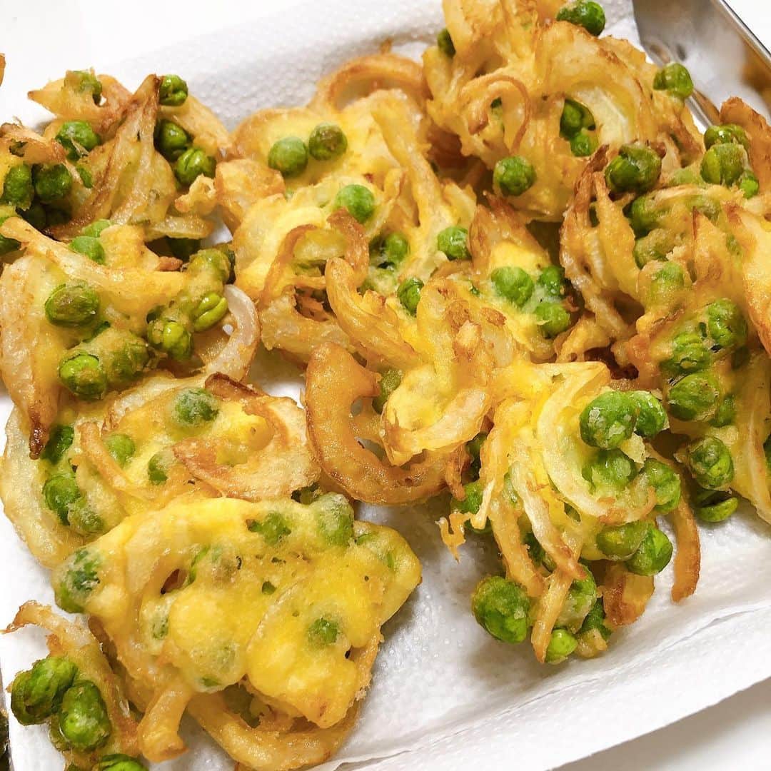 嶺恵斗さんのインスタグラム写真 - (嶺恵斗Instagram)「京都のお野菜 ・ いつも実家に売りに来てくれる 八百屋さんのお野菜🍆 で お家ごはん✨ そのまま食べでも美味しいけど 子供用に揚げてみたり！  これは飲みたくなる…🍺 #お家ごはん #京野菜  #幸せ時間 #母に感謝  #かき揚げ #カポナータ #主婦日記 #嶺恵斗  #love #kyoto」5月25日 18時27分 - etsuko__7
