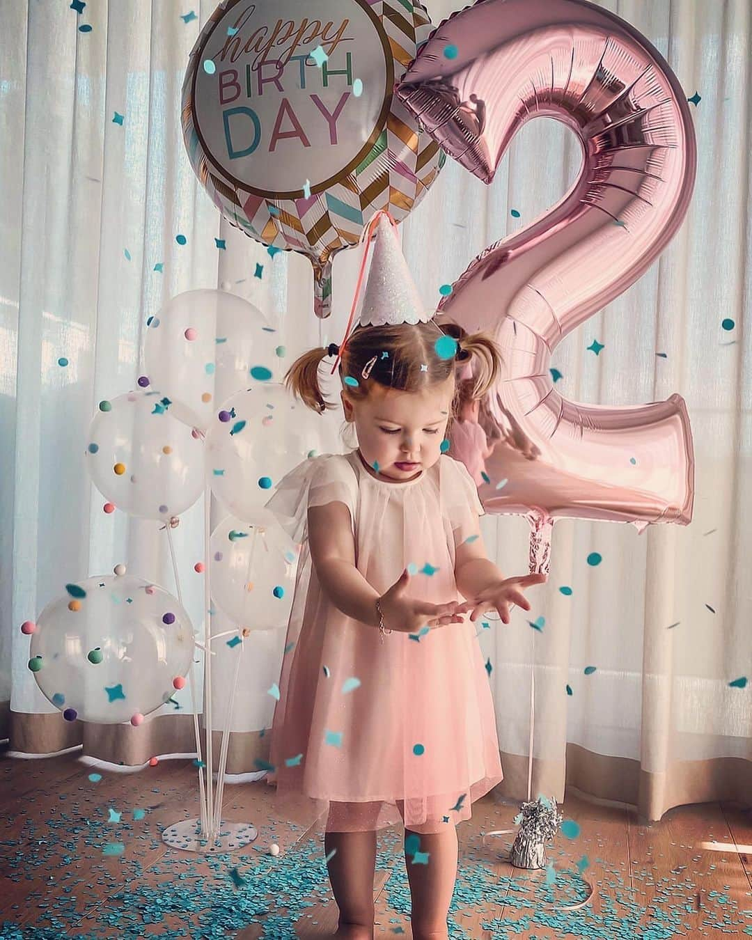 シルヴァン・ヴィドマーさんのインスタグラム写真 - (シルヴァン・ヴィドマーInstagram)「HBD my little sunshine 💖😚🥰 #2yearsold #biggirl」5月25日 18時45分 - silvanwidmer