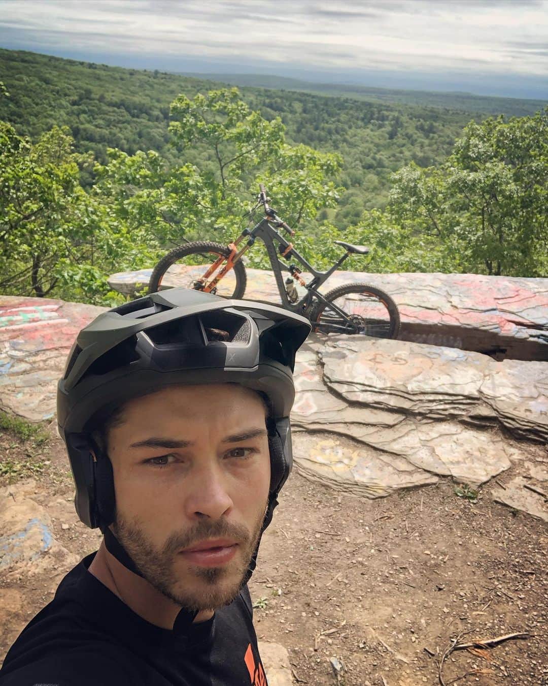フランシスコ･ラチョースキーのインスタグラム：「For more views like that 🖼」