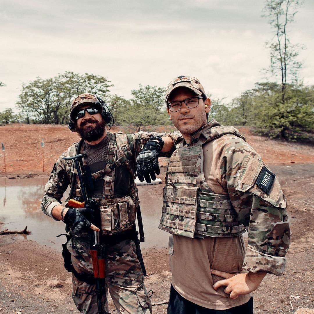 ティモシー・サイクスのインスタグラム：「Today we celebrate Memorial Day, a day in which we honor the brave men and women, and their families, who have all sacrificed SO MUCH in order for the rest of us to live free so it’s my honor to donate $250,000 to and serve on the board of directors of @vetpaw which is a great charity that enlists military veterans to help protect endangered species in Africa and to stop illegal animal trade that’s one of the biggest funding sources for terrorists worldwide. We must do MUCH more for our brave and dedicated soldiers, and their loved ones too, so I hope you take some time today to research everything they do for us and if you know a soldier or their family, reach out to them and thank them for all that they’ve done for our great country! #happymemorialday #freedom #landofthefree #charity #givingback #vetpaw #soldiers #honorthem #honorthefallen #gijew」