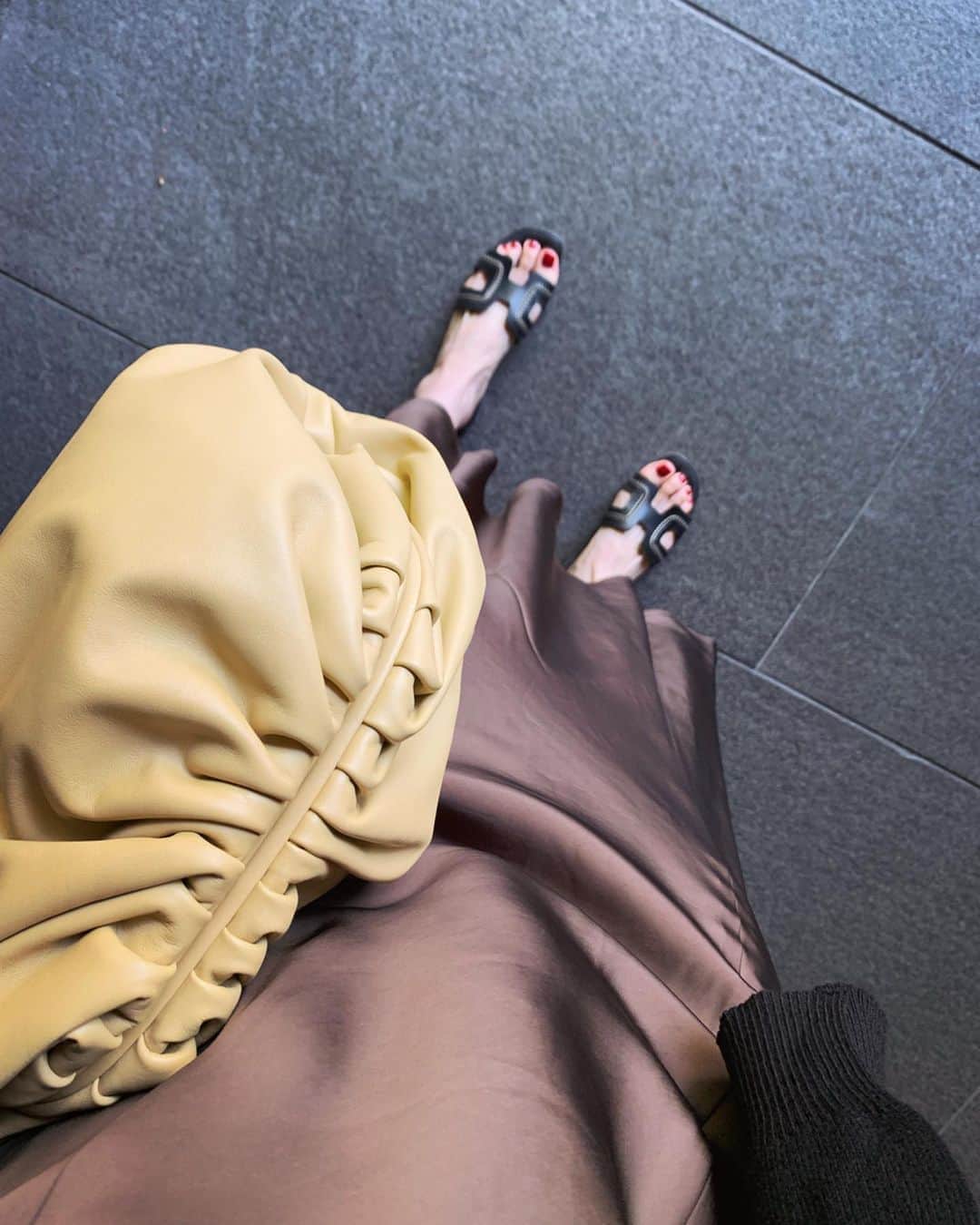 舞川あいくさんのインスタグラム写真 - (舞川あいくInstagram)「今日は暖かった🌼🌸 #ootd bag: @bottegaveneta  dress: @fray_id」5月25日 20時42分 - aiku_0817__