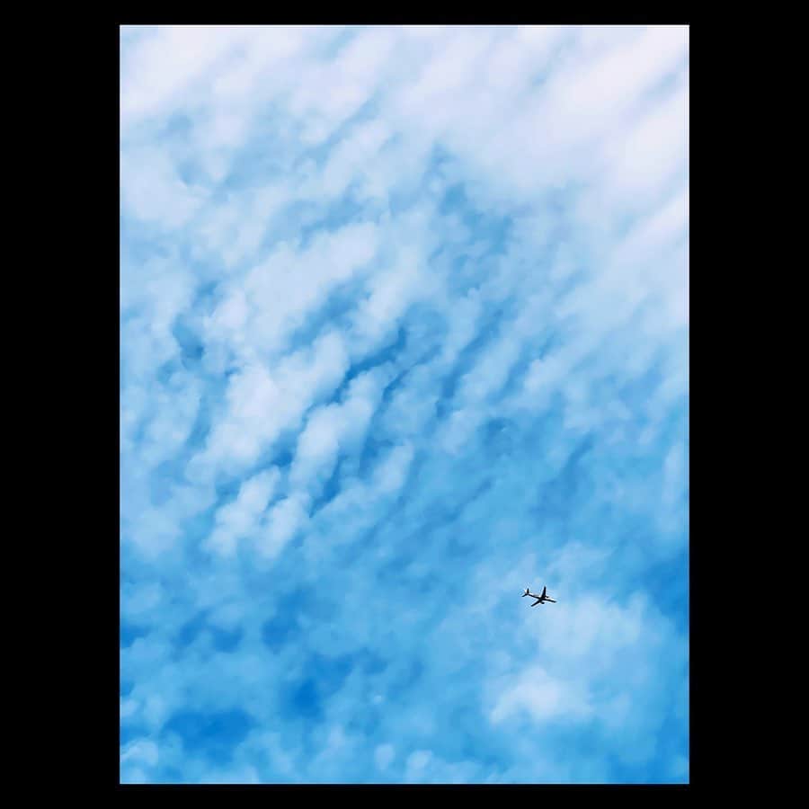 平祐奈さんのインスタグラム写真 - (平祐奈Instagram)「今日は10機もみたよ✈︎ どこに向かってるんだろう、、、。 いいお天気でインスタライブも楽しくて私の心も晴れてたよ☀︎」5月25日 20時47分 - yunataira_official