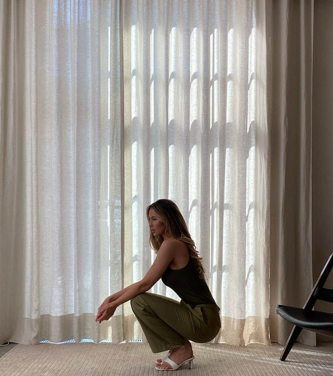 Mathilde Goehlerのインスタグラム：「Annonce.. Thursday 7.30 CET, if you want pre access link in bio ♥️🥰 can’t wait for you to see it!」