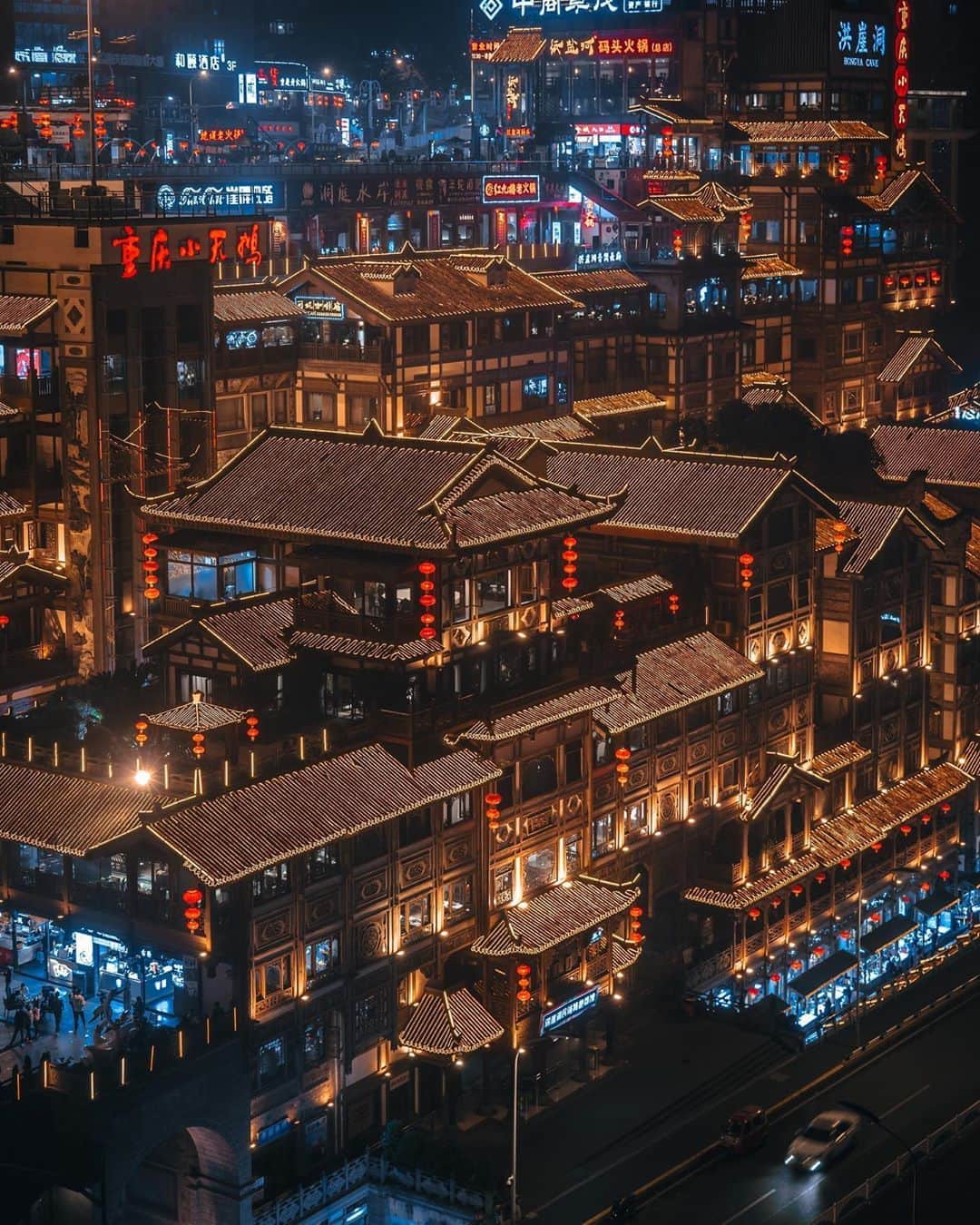 R̸K̸のインスタグラム：「It is a flourishing building in the midst of a great bustling city. People will get out from difficulty, and this will be the resurrection time. #hellofrom Chongqing China ・ ・ ・ ・ #sonyalpha #bealpha #aroundtheworldpix #moodygrams #streets_vision #complexphotos #HYPEBEAST #hbouthere #hsinthefield #lonelyplanet #architectanddesign #architecture_hunter #artsytecture #amazingarchitecture #earthfocus #earthoffcial #earthpix #discoverearth  #lifeofadventure #livingonearth #theweekoninstagram  #theglobewanderer #visualambassadors #welivetoexplore #IamATraveler #wonderful_places #TLPics #depthobsessed #voyaged @sonyalpha @hypebeast @highsnobiety @lightroom @soul.planet @earthfever @9gag @500px」
