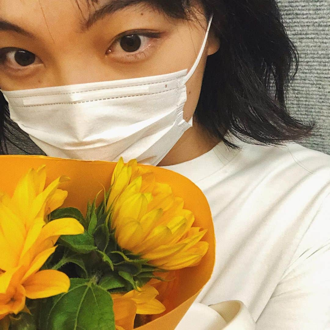 上原実矩さんのインスタグラム写真 - (上原実矩Instagram)「ひまわりパワー🌻うれしい」5月25日 21時10分 - miku_uehara