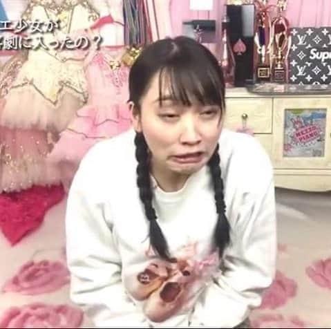 のインスタグラム：「あれ？ハンギョドン？  この顔　コアなファンのかたには たまらんらしい笑  くしゃみ  いいね  #ハンギョドン#松浦景子 #吉本新喜劇#吉本坂46 #バレエ#バレエ芸人#バレリーナ芸人」