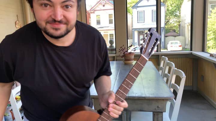 ウォーク・ザ・ムーンのインスタグラム：「monday morning. let’s get some deep cuts going.」