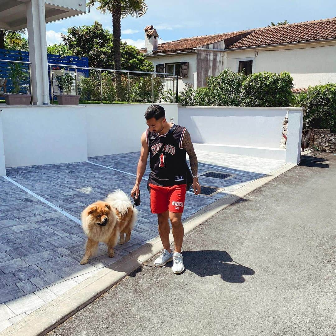 イロアン・ハマドさんのインスタグラム写真 - (イロアン・ハマドInstagram)「Enjoying my day off with good company @jackythechowchow @matthewsteenvoorden 🇭🇷🇭🇷」5月25日 22時29分 - jiloan