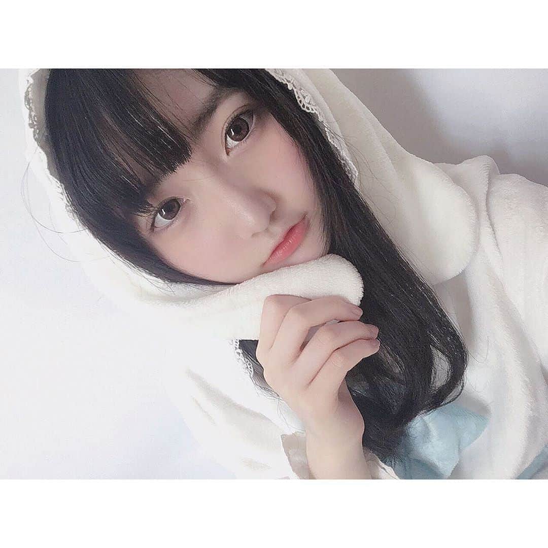 加藤咲希のインスタグラム：「しなっとな。 . . ちょっと前だけどnicolaTVの机紹介動画見てくれましたか~？ その時のお写真です〜 このルームウェア着心地いいし気に入っております( ੭ ･ᴗ･ )੭ . . . . 1人で動画撮るの頑張ったし見て欲しいな〜 もう見たよーって人もまだ見てないよーって人も🙄🙄 沢山リピってね🐾 . . . . . . . . #nicola #ニコラ #モデル #ニコモ #ニコラモデル #加藤咲希 #かとぅ #かとっこ🐱🌸 #しな #しなも #しなもろーる #シナモロール #nicolatv #youtube #机紹介」