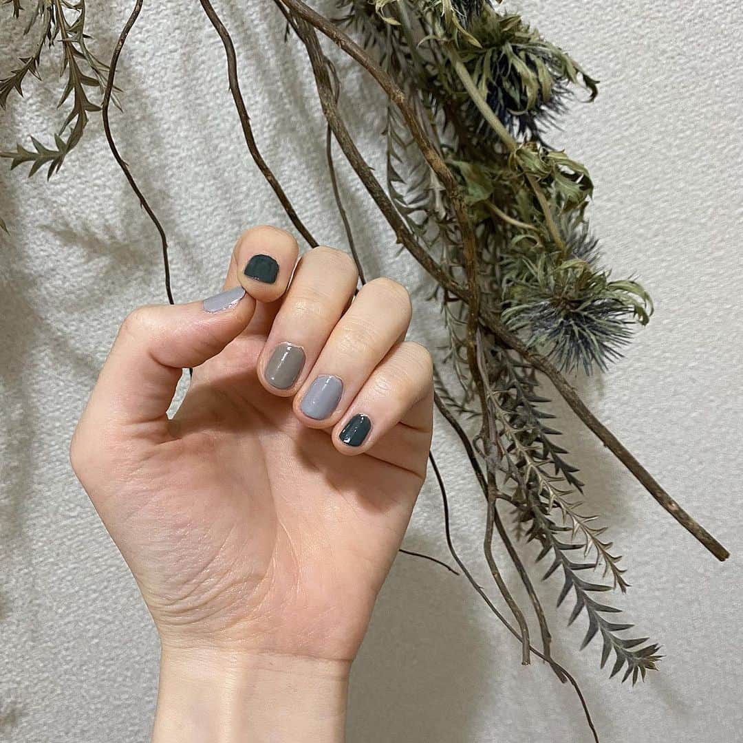 のインスタグラム：「🪐🐘🦖 #selfnail」