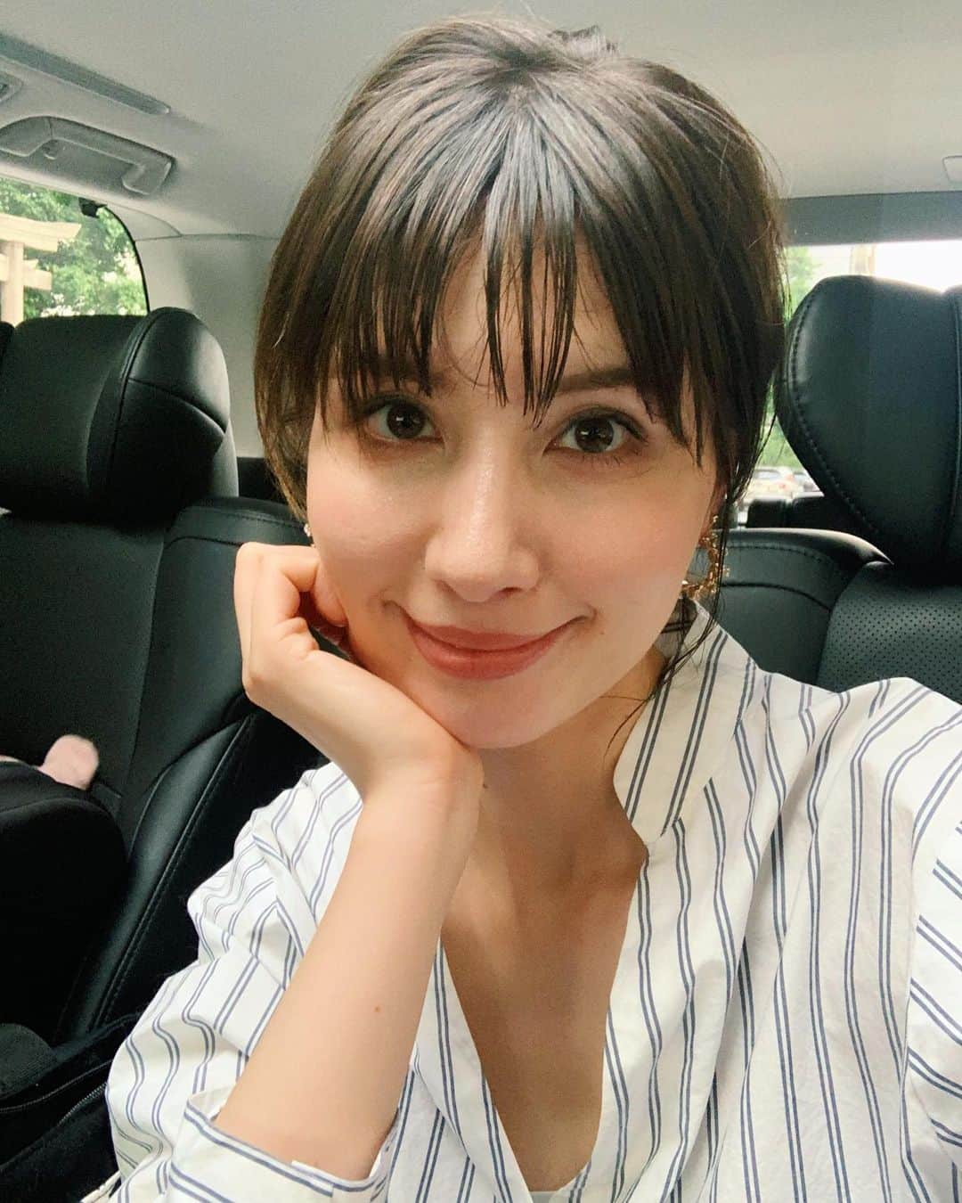 高松チェルシーリナのインスタグラム：「. 久々の作品撮り📸 最高のカメラマンさんヘアメイクさん、撮影メンバーのみんなのおかげでめっちゃ楽しく、とてもいい作品撮れた嬉しい🥰 出来上がり楽しみ😌  #shooting」