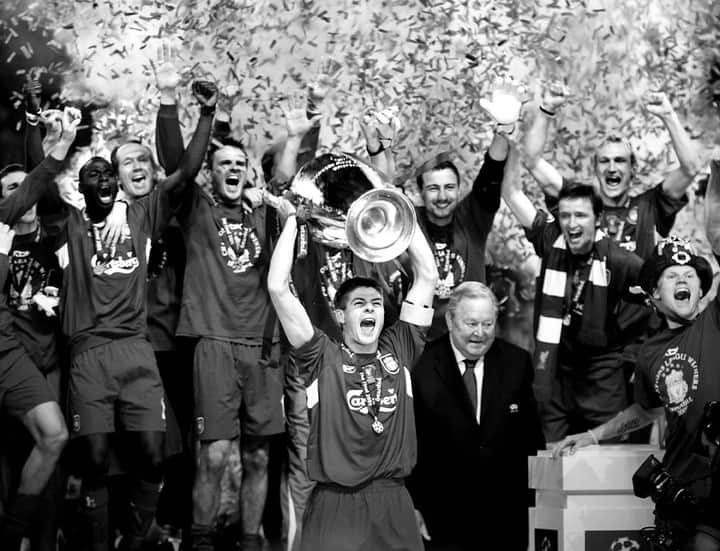 リヴァプールFCさんのインスタグラム写真 - (リヴァプールFCInstagram)「A magical night 💫🏆 #LFC #LiverpoolFC #Liverpool #UCL #ChampionsLeague #OnThisDay」5月25日 23時15分 - liverpoolfc