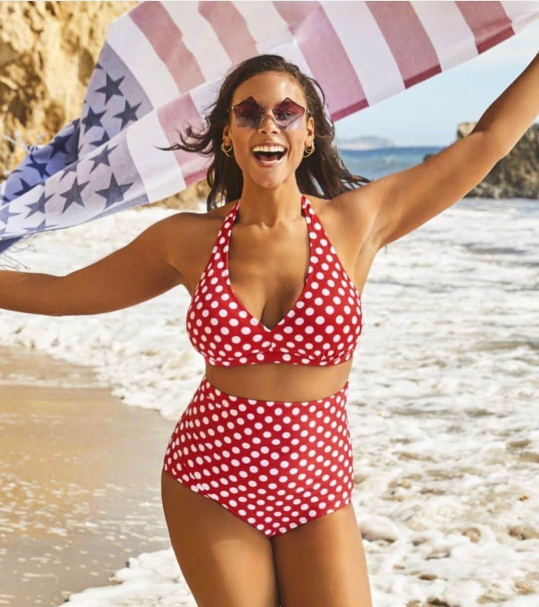 ベン・ワッツさんのインスタグラム写真 - (ベン・ワッツInstagram)「Happy Memorial Day .... @marquitapring x @swimsuitsforall ....thank you to those that have served and ..... continue to do so thank you  the healthcare workers that have been working tirelessly #respect #reflect #veterans #healthcareworkers #thankyou #memorialday #2020」5月25日 23時49分 - wattsupphoto