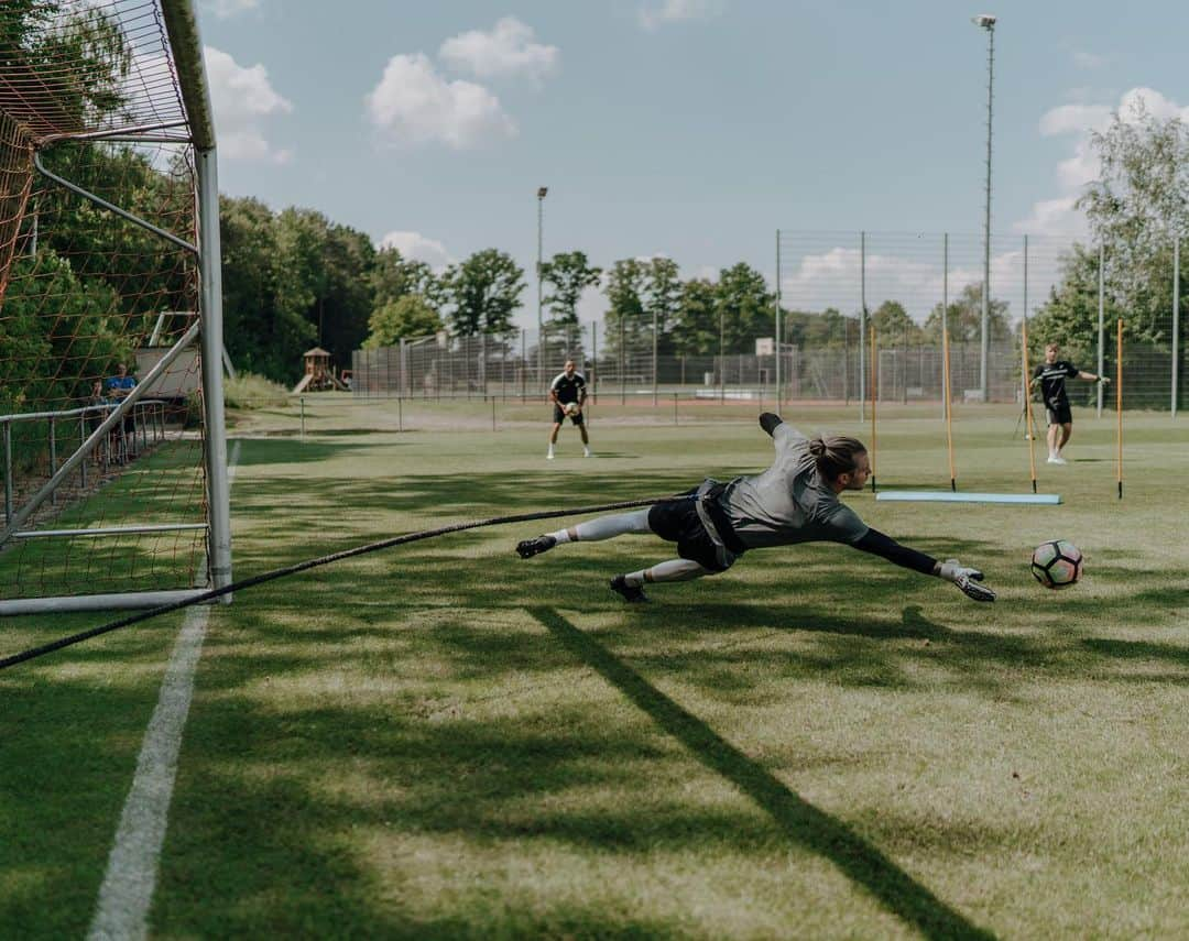 ロリス・カリウスさんのインスタグラム写真 - (ロリス・カリウスInstagram)「Work work work💪🏻👊🏻」5月26日 0時02分 - loriskarius