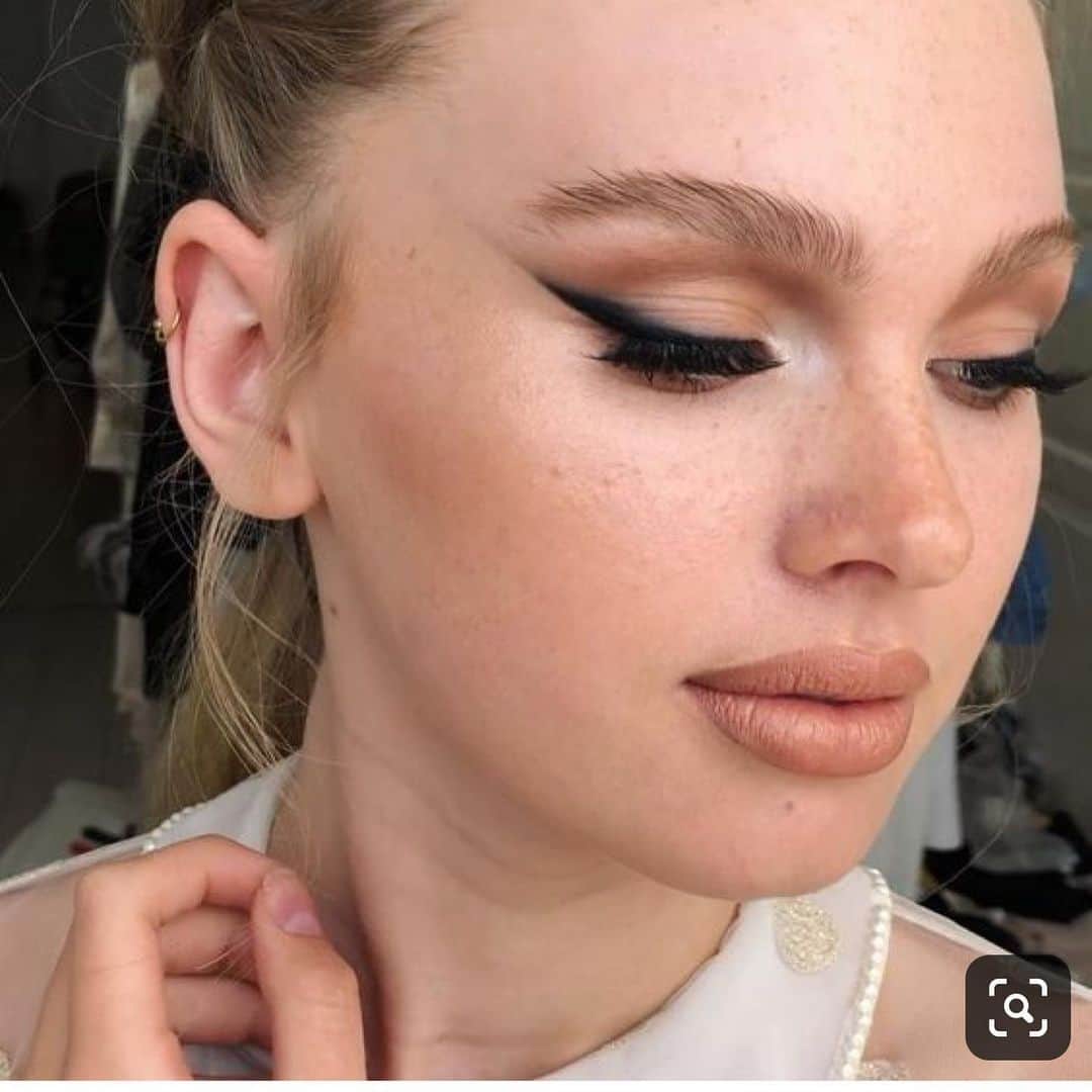 Bruna Unzuetaのインスタグラム：「#refs de make da semana! E ai...qual que eu reproduzo? 💄」