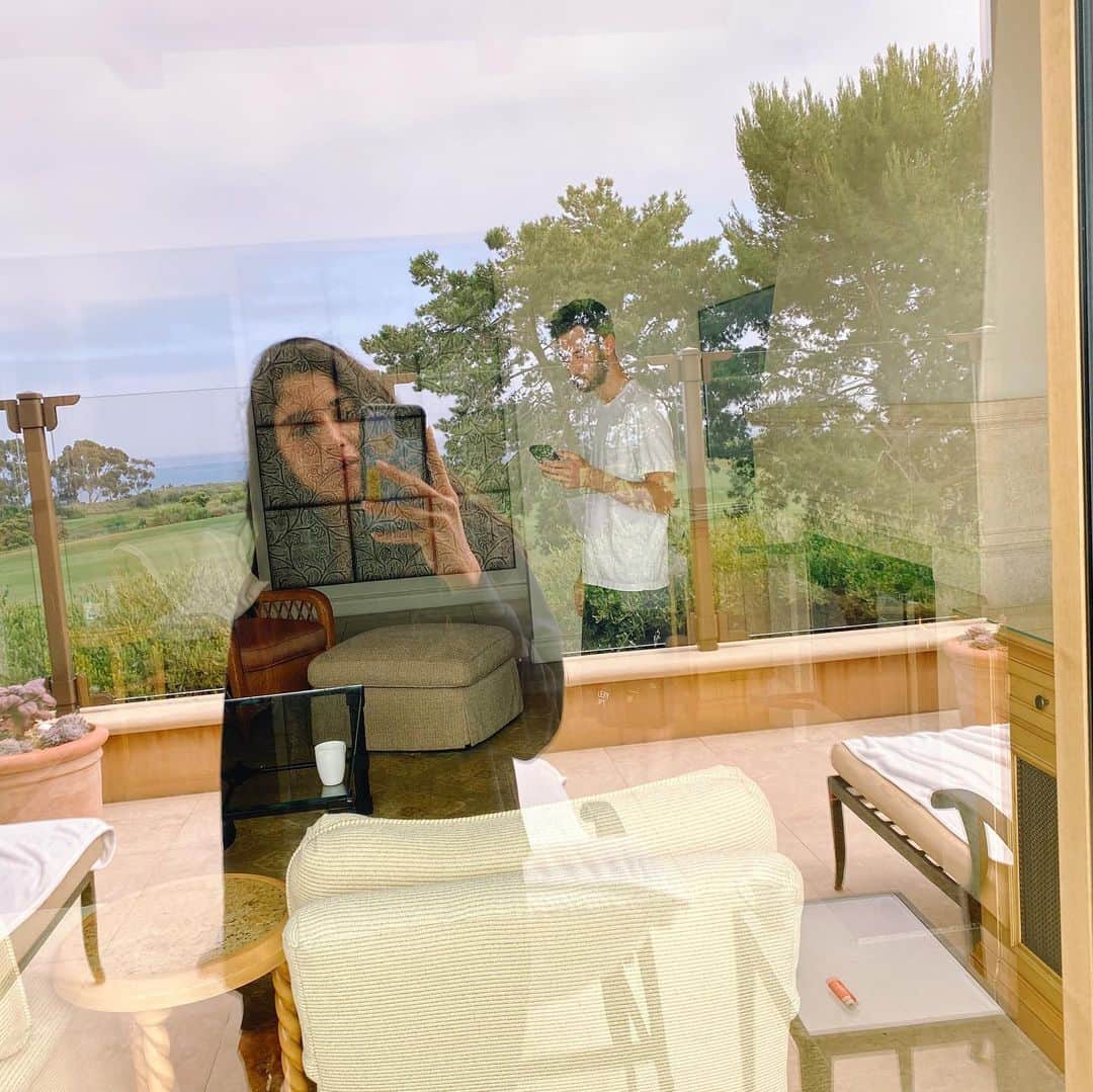 ローレン・ペルツのインスタグラム：「“They went together like lamb and tuna fish “ quarantined MDW 2020」