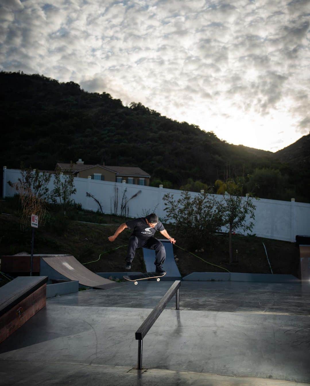 ケビン・ホーフラーのインスタグラム：「Fav Pic By 📸 @shigeophoto #SkateboardingIsFun #CrushQuarantine」