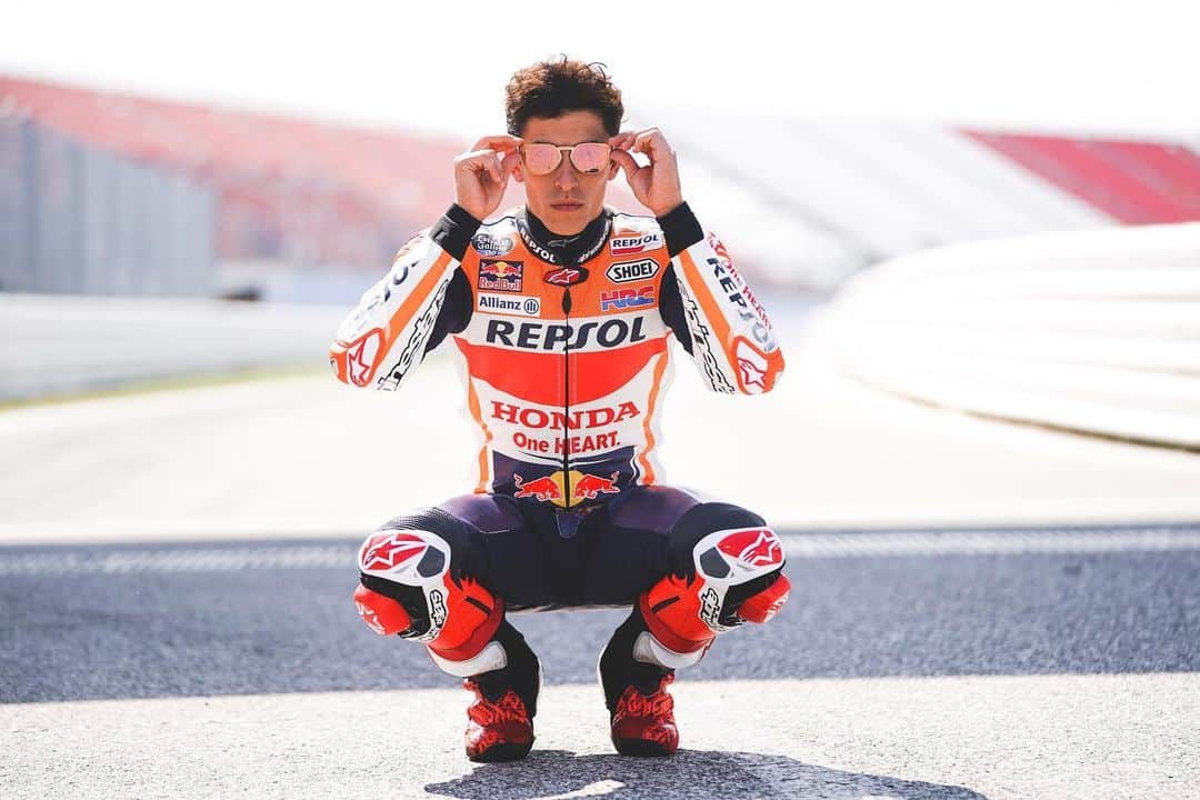 レプソル・ホンダのインスタグラム：「😎 Bring. It. On. 😎」