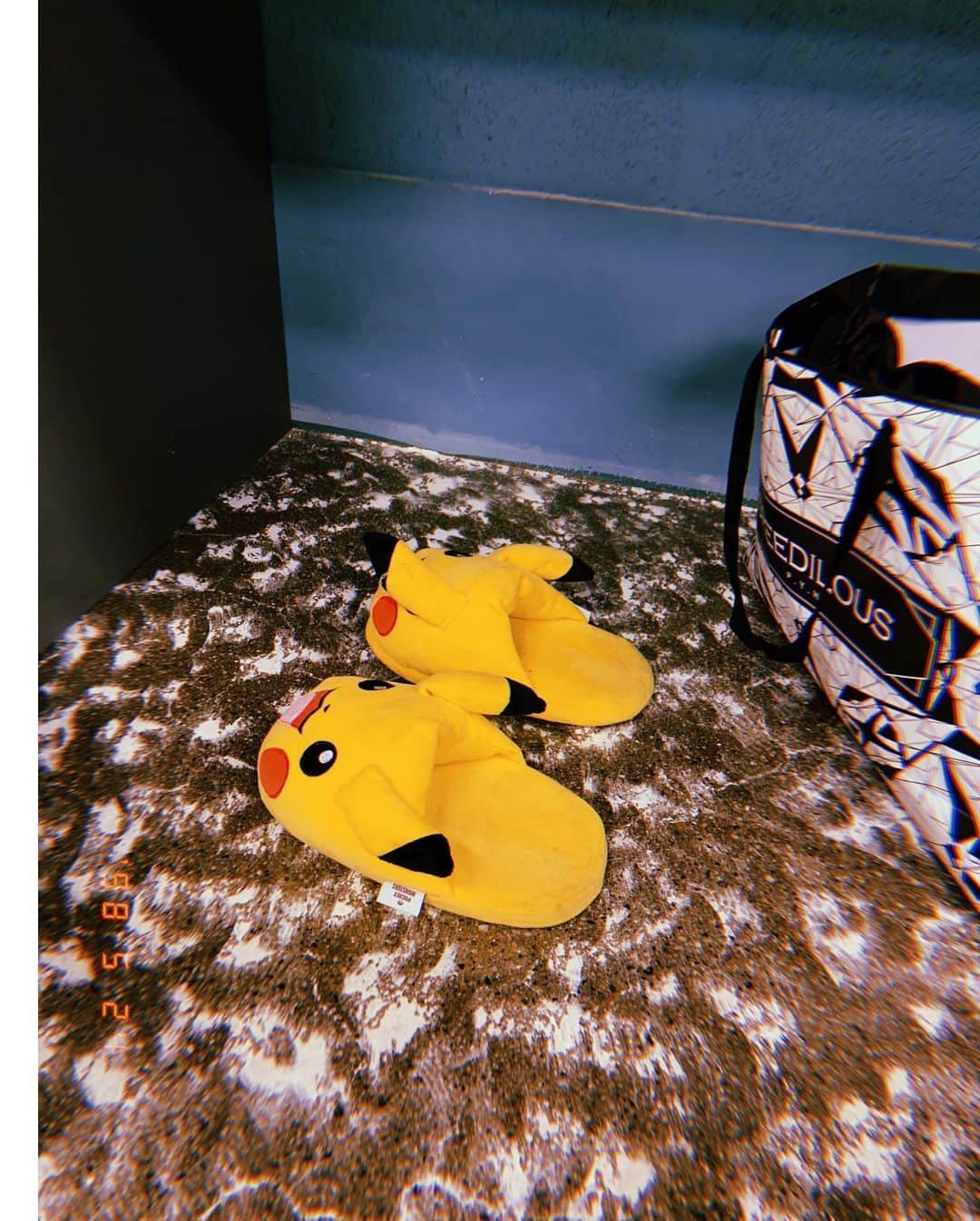 ダラ さんのインスタグラム写真 - (ダラ Instagram)「어제 의정이랑 세미막공한뒤.. 찰칵📸 아.. 너무 슬푸다 ㅠ.ㅠ 생각해보면.. 진아랑두 막공 했구 풍래오빠랑도 막공했구.. 오빠 결혼 너무 축하드리그요~💕👏🏻👏🏻👏🏻 이미 막공한 페어들도 많구.. 이제 진짜 막공주다... 😱😂 ㅠㅠ 이제 극장에 있던 내 짐들과 냉장고도 빼야되고.. 슬슬 정리해야되는데 너무 슬푸자나.. ㅠㅠ 나의 2020년 상반기를 함께한 #또오해영 을 보낼 준비👋🏻 ps. 내표정은 복붙이야?!🤣 ps. 내가 막공때 의정해영 업고 나간다고 했었자나~ 이미 성공했는데 어떻해?! 막공땐 모해?! ps. 진아해영한테 업혀나가구, 주혜해영한테 안겨나가고, 의정해영은 내가 업고나가고 ㅋㅋ 원래 업고 나가는건 대본에 있는게 아니라 우리끼리 자유롭게 한건데 점점 이렇게 발전했네~ 오해영과 오해영의 사이를 보여주는 깨알재미😆👍💘 #문진아 #신의정 #유주혜 #손호영 #양승호 #김지온 #산다라박 #효은 #장이주 #장예원 #허규 #조풍래 #전혜선 #고은영 #조은솔 #구준모」5月26日 0時55分 - daraxxi