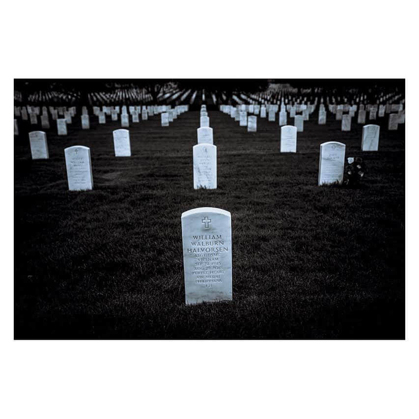 Pete Halvorsenさんのインスタグラム写真 - (Pete HalvorsenInstagram)「It’s a pretty surreal experience to see my dad’s name on a gravestone at @arlingtonnatl - surrounded by many of the heroes we celebrate today. . Memorial Day is a day in remembrance of those who lost their life serving this country. . I was originally going to visit dad’s grave for the first time since they had his headstone put in, but that was going to be in April...and there was a slight global pandemic that has delayed that trip a bit. Big thanks to my friend @hkendrick47 for taking this photo for me. 🇺🇸」5月26日 1時15分 - petehalvorsen
