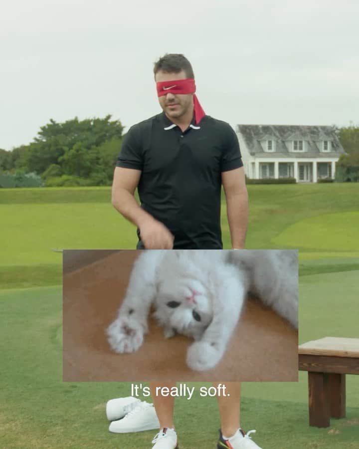 Nike Golfのインスタグラム：「“Big ball of cat fur – just touching it feels really soft.” – @bkoepka  Curious what it feels like to wear the Air Zoom Infinity Tour? We blindfolded Brooks Koepka so he could really focus on the feel…. Watch 👀 to learn more.  Available for members now. Link in bio to shop.」