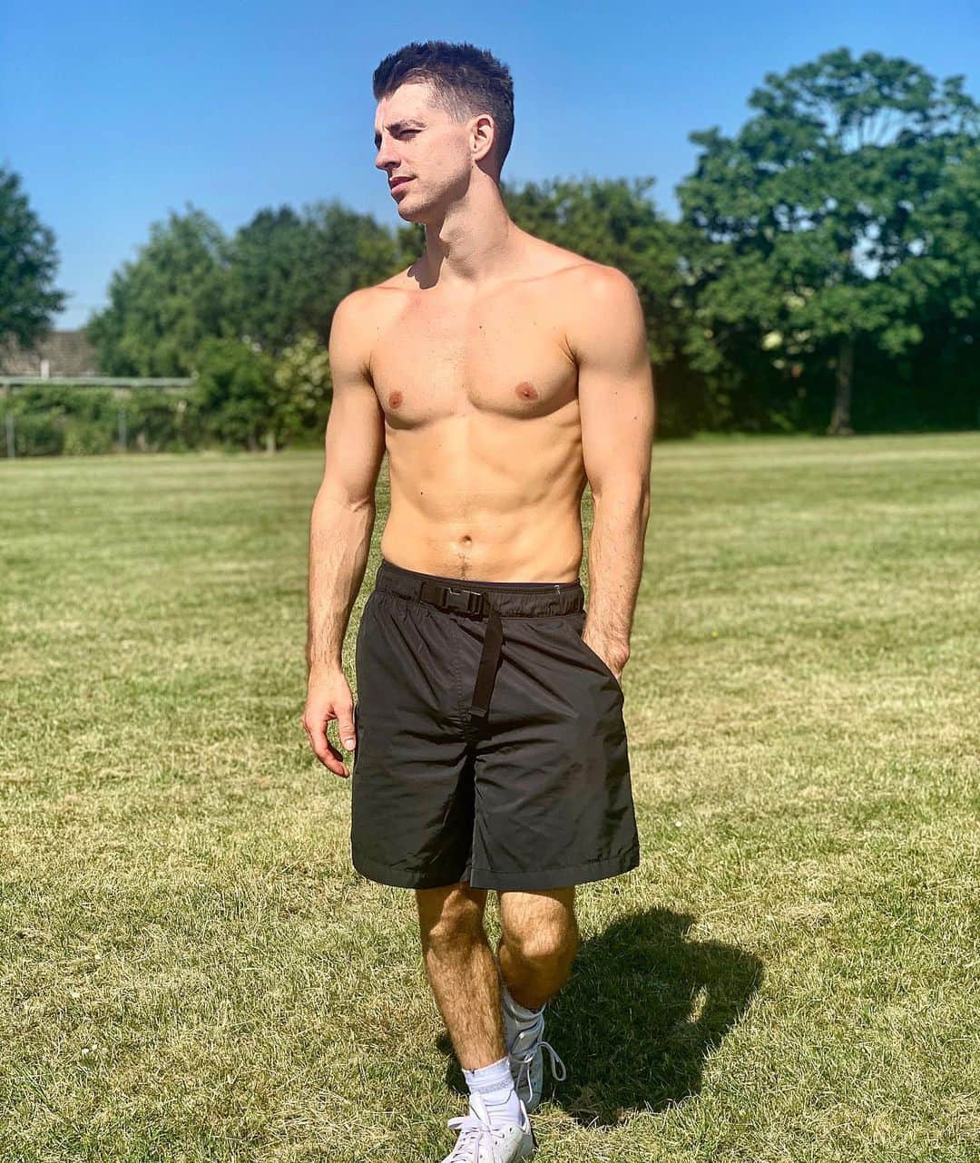 マックス・ウィットロックのインスタグラム：「Productive day today. Keeping active and getting things done 👍 join me tomorrow for Day 2 of #trainwitholympians #hometeamhero where I’ll be joined by another top athlete, find out who in my stories tonight 👍」
