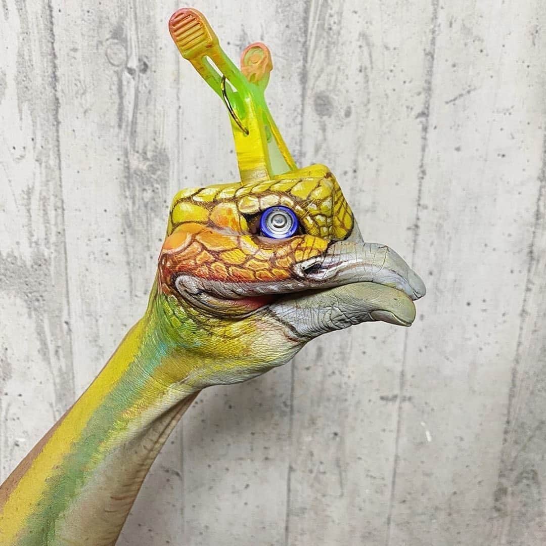 Instagramさんのインスタグラム写真 - (InstagramInstagram)「Once special makeup artist Amazing JIRO (@amazing_jiro) realized he wouldn’t be applying makeup to others due to shelter-in-place rules, he came up with an inventive solution which was (literally) close at hand: #onehandmonster.⁣ ⁣ “It’s a cheerful, fun art activity aimed at those who are unable to leave their homes,” says JIRO. “I hoped that I could improve their gloomy moods a bit, so I came up with the theme of monsters that eat gloomy feelings.”⁣ ⁣ “Using the motifs of animals everyone was familiar with was sure to evoke empathy, and I thought it would be even more interesting if I added a bit of imagination to turn these animals into new, original characters — a tiger with the markings of a hippo and a giraffe, a bird with the skin texture of a dinosaur,” he explains. ⁣ ⁣ “Even during times of hardship, we can cheer ourselves up and save ourselves by using imagination.” #ThisWeekOnInstagram⁣ ⁣ Photos by @amazing_jiro」5月26日 1時56分 - instagram