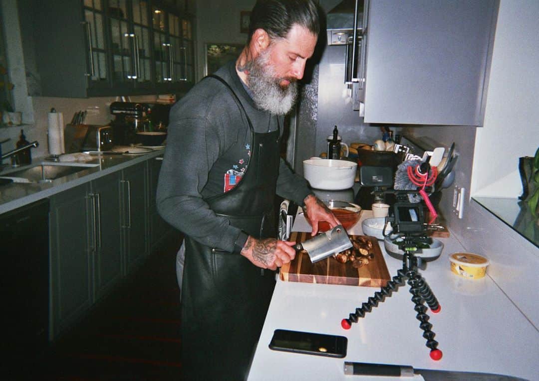 クロムハーツさんのインスタグラム写真 - (クロムハーツInstagram)「+ home cook’n with @jaredsimons_chef +」5月26日 2時05分 - chromeheartsofficial