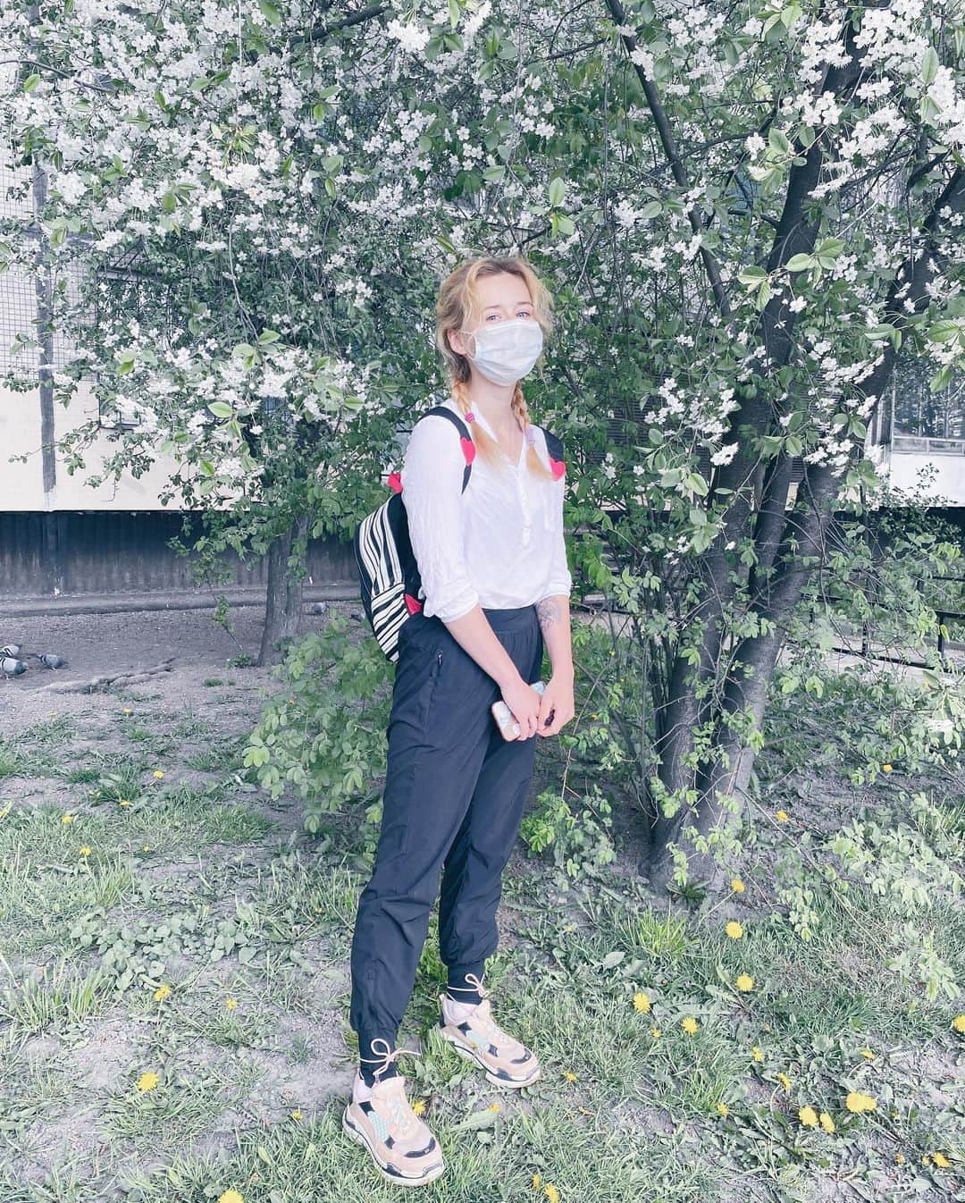 セラフィマ・サハノヴィッチのインスタグラム：「Фотограф надюша возвращается 😋 @nadya_blagoveshenskaya」