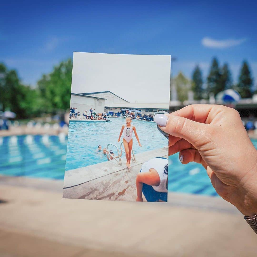 マリヤ・コロレバさんのインスタグラム写真 - (マリヤ・コロレバInstagram)「About a year and a half ago I took part in a project by @colinboydshafer called “Finding American” that tells stories of immigrants living in each of the 50 U.S. states. People are always surprised to hear that I was born in Russia and are fascinated about the life I lived there. I really enjoyed this opportunity to talk about the biggest transition in my life - my family’s move to California in 1999 🇷🇺✈️🇺🇸 • “Given the increasing negativity towards immigrants in the United States, there is value in telling honest stories about people who have migrated to the world’s most diverse country – a country built on immigration” - I think that this is so beautifully said...and that now, more than ever, we should celebrate the beautiful melting pot of people and backgrounds that make up our nation 🇺🇸 • If you’d like to read my story and see the photos, please visit the link in my bio or go to the project’s website www.findingamerican.com ✨ • #immigrant #russianamerican #fromrussiswithlove #russiangirls #yaroslavl #russia #onenation」5月26日 2時43分 - mkoroleva