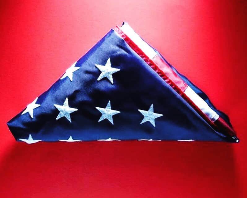 ピットブルのインスタグラム：「My family sacrificed their lives fleeing from Cuba so I could be born in the USA and enjoy Freedom. On this Memorial Day, I would like to say thank you to those who gave their lives for us to have FREEDOM in the USA. God Bless America! #memorialday」