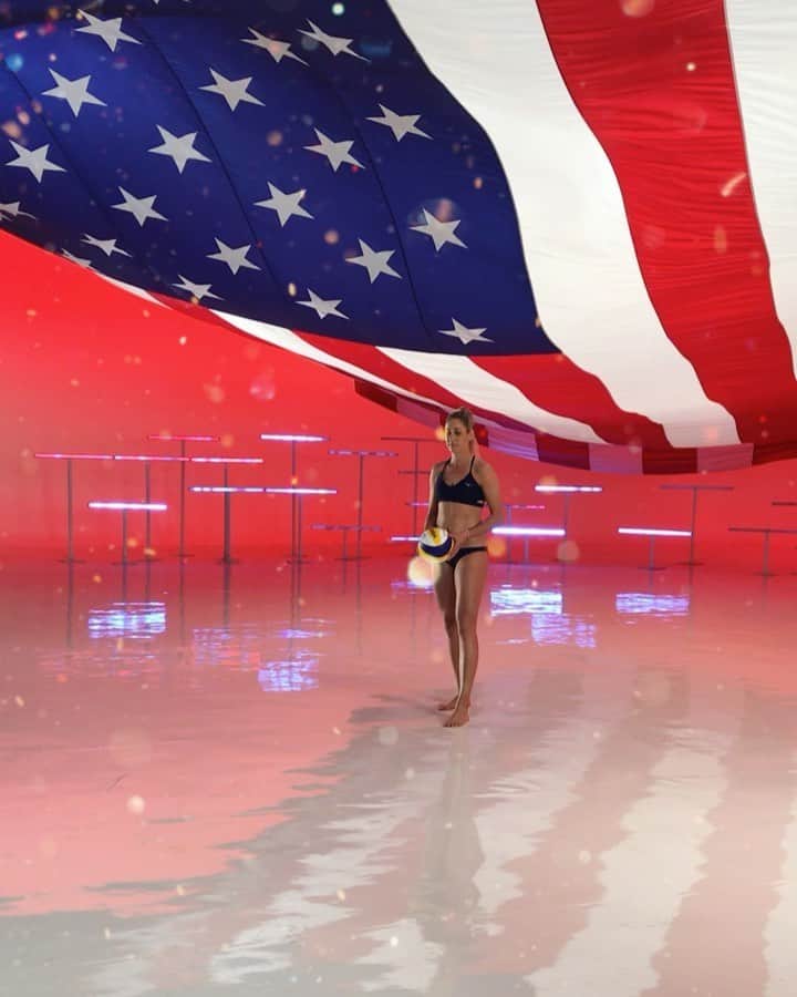 エイプリル・ロスのインスタグラム：「Grateful to the women and men who have made the ultimate sacrifice to defend our great country🇺🇸 Despite our differences we are ONE and can come together to get through anything, we owe it to those service members we honor today. Let’s allow them to remind us of this and who we are, UNITED. 🙏🏼❤️ #MEMORIALDAY」