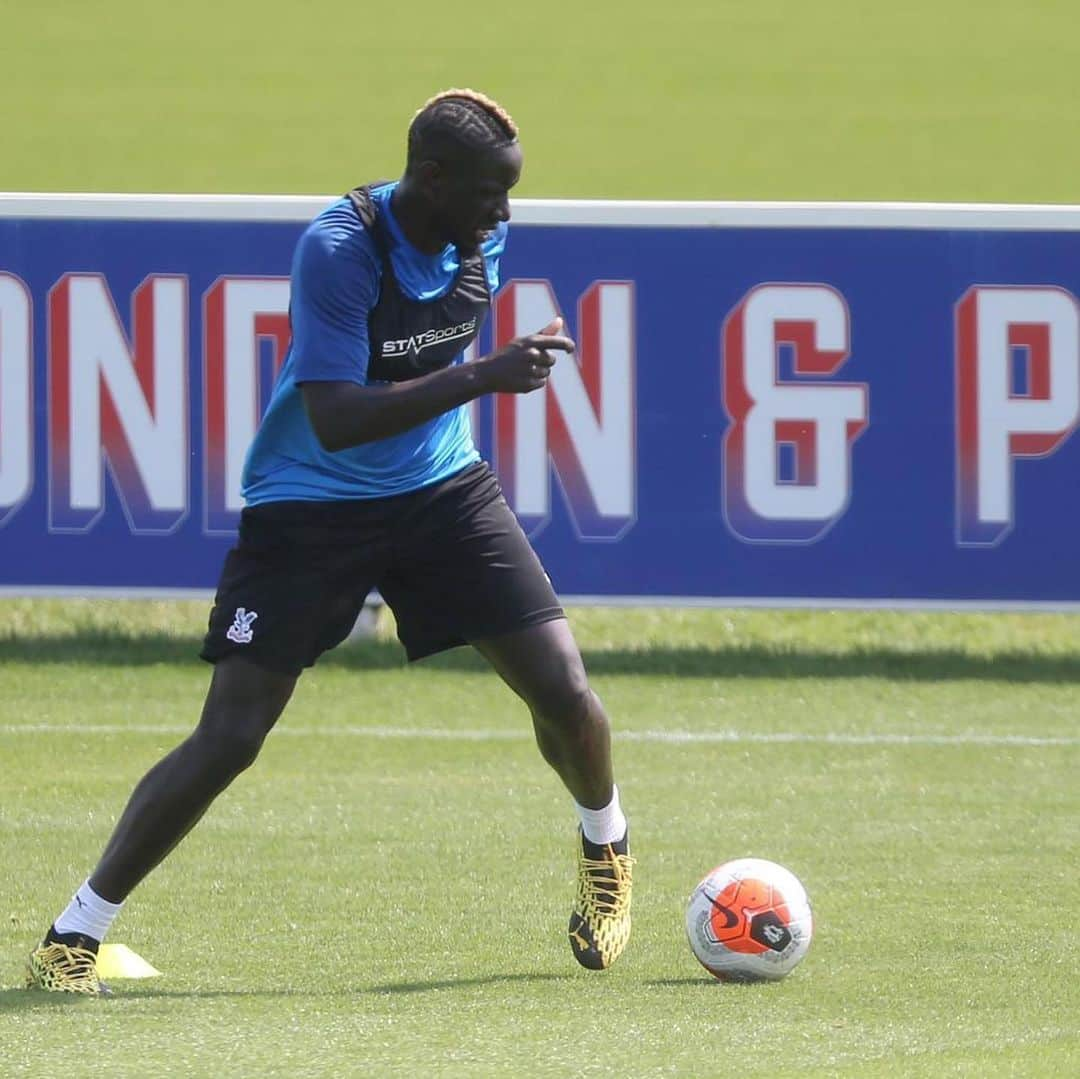 ママドゥ・サコーさんのインスタグラム写真 - (ママドゥ・サコーInstagram)「⚽️💪🏿 #TeamSakho #CPFCFamily  @cpfc」5月26日 3時30分 - mamadousakho