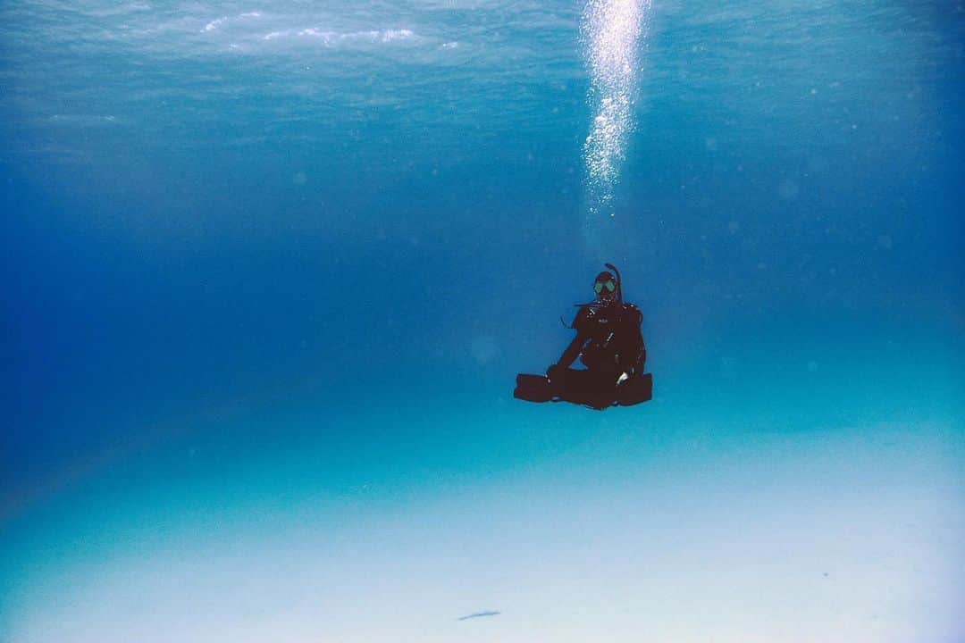 Takemi Yoshiokaさんのインスタグラム写真 - (Takemi YoshiokaInstagram)「🌊🌞🌴 2019.10.19 ケラマブルー Diving in #渡嘉敷島 #yolo #tbt  SONY RX100M5  #diving #ダイビング#スキューバダイビング#divephotography　#okinawa #tokashiki  #uwpics #mares #aqualung #scubapro #padi #scubadiving #水中写真　#socialdistancing #underwaterlife #α7iii  #uwphoto  #alphaphotography#oceanphotography  #rgblue #gm24 #travelphotography #island #islandlife #balayage #sonyalpha #balayage #バレイヤージュ」5月26日 3時48分 - takemi12mg