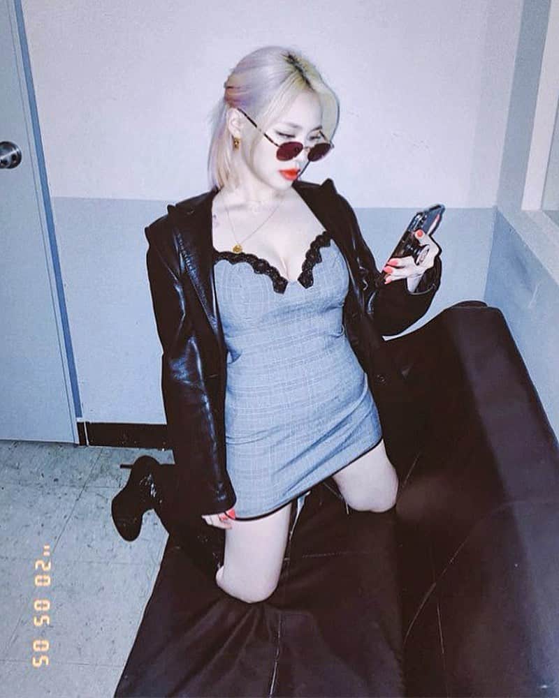 パク・ジミン のインスタグラム：「바쁘다 피어싱 그만 물어봐주라..틱톡 만들었어.. follow me on Tik Tok / 👉🏻jiminxjamieofficial」