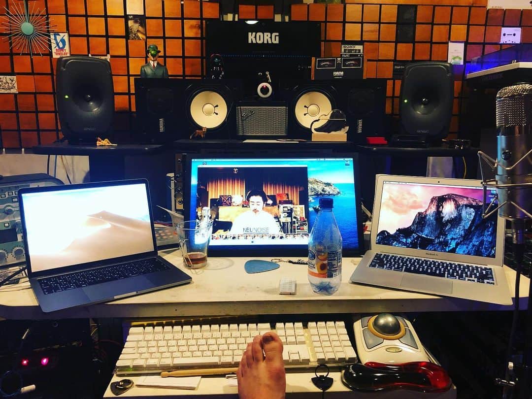 ミヤ さんのインスタグラム写真 - (ミヤ Instagram)「また何かの準備をしてます。画面多いと気持ちいい。 #mucc」5月26日 15時04分 - miyaguchi