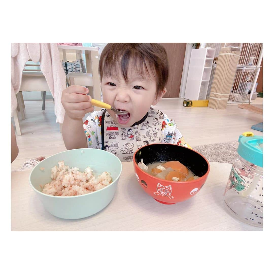 辻希美さんのインスタグラム写真 - (辻希美Instagram)「今日も僕は食欲旺盛です👶💕 #幸空 #一歳五ヶ月 #ご飯大好き #食欲旺盛 #👶💕」5月26日 13時31分 - tsujinozomi_official