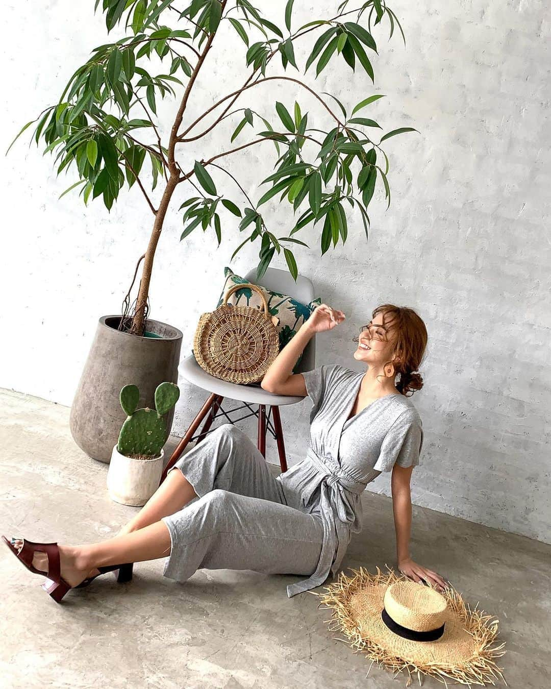 カレンさんのインスタグラム写真 - (カレンInstagram)「shooting at @valmuer_official 👒 顔まんまる だねぇ🤢🥐🍋🌿 #valmuer #fashion #shooting #summer」5月26日 13時41分 - cjd_karen