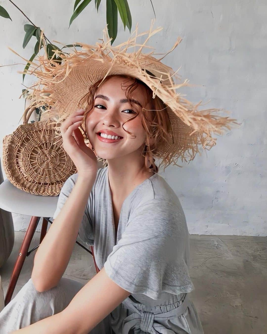 カレンさんのインスタグラム写真 - (カレンInstagram)「shooting at @valmuer_official 👒 顔まんまる だねぇ🤢🥐🍋🌿 #valmuer #fashion #shooting #summer」5月26日 13時41分 - cjd_karen