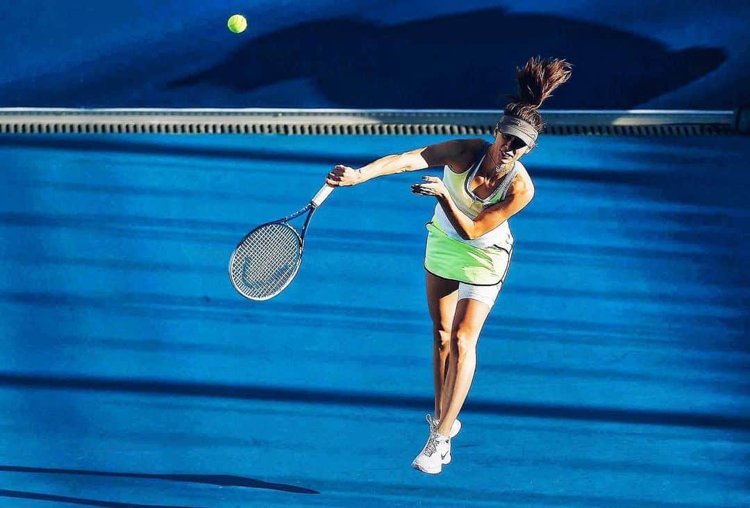 ツベタナ・ピロンコバさんのインスタグラム写真 - (ツベタナ・ピロンコバInstagram)「Fly! 💙💙💙 #tennis #photography #tennisgirl」5月26日 14時07分 - tpironkova