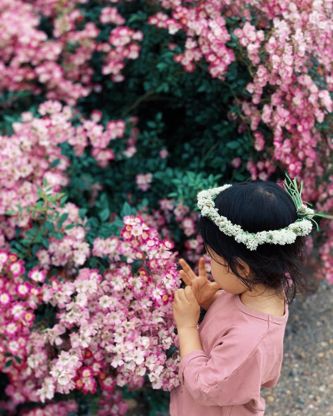 村上萌さんのインスタグラム写真 - (村上萌Instagram)「私の場合、教えたいことはだいたい公園にあるなぁ。﻿ ﻿  #紡ぐこと #かぞくごと」5月26日 14時25分 - moemurakami_