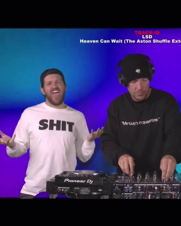 ジ・アストン・シャッフルのインスタグラム：「1 year & 10 million streams 😱 after releasing this & we’re hearing from people about it more than ever thanks to @ryan.heffington @diplo & @austinkramer supporting it & @dillonfrancis dancing beautifully to it. Big love to everyone that’s given it lurvvv.」