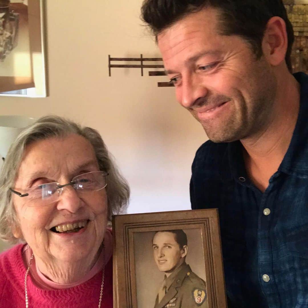 ミーシャ・コリンズさんのインスタグラム写真 - (ミーシャ・コリンズInstagram)「My grandmother is 95 and has been strictly quarantined for the past 2 months. I’ve been talking to her a lot on the phone lately and she’s been telling me stories about how hard it was to be home, writing letters to my grandfather and checking the mail every day, and praying for him to come home alive when he was deployed in 1944.  This #memorialday, I’m thinking about my grandfather and the risks he took and the friends he lost in WWII, but I’m also thinking about all the families and partners who have suffered through the loss of their loved ones or even suffered the pain of not knowing if someone you cherish will ever return to you.」5月26日 7時13分 - misha
